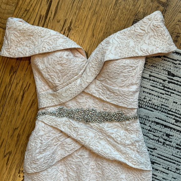 Terani Couture Gown Off-Shoulder Brocade Mother of the Bride Groom Size 4 - Picture 4 of 10